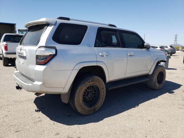 JTEBU5JR5L5776912 - 2020 TOYOTA 4RUNNER SR5/SR5 PREMIUM 银色 照片 3