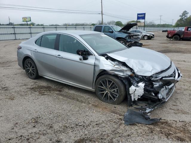 4T1T11AK8PU838386 - 2023 TOYOTA CAMRY SE NIGHT SHADE SILVER photo 4