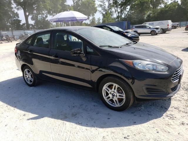 3FADP4BJ4JM103727 - 2018 FORD FIESTA SE BLACK photo 4