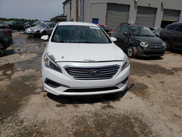 5NPE24AF8HH511030 - 2017 HYUNDAI SONATA SE WHITE photo 5