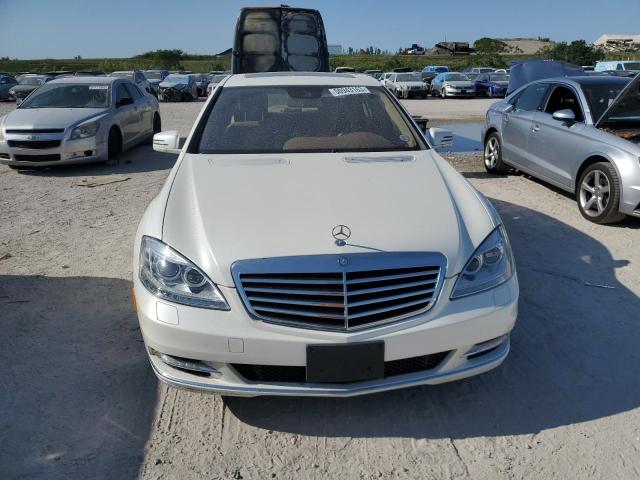 WDDNG7BBXAA311820 - 2010 MERCEDES-BENZ S 550 WHITE photo 5