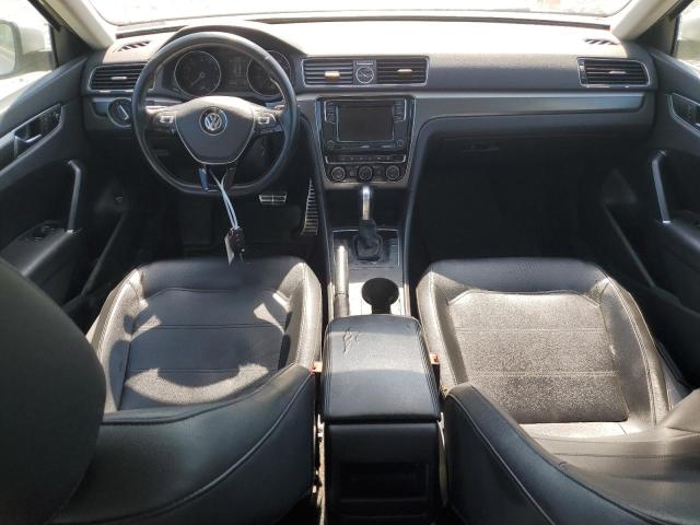 1VWDT7A3XHC085964 - 2017 VOLKSWAGEN PASSAT R-LINE Silber Foto 8