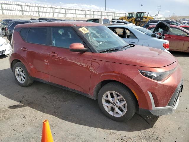 KNDJ23AU0R7899710 - 2024 KIA SOUL LX ORANGE photo 4