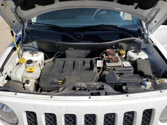 1C4NJRFB7GD580916 - 2016 JEEP PATRIOT LATITUDE WHITE photo 12