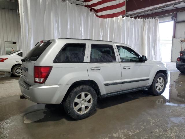 1J8GR48K98C237221 - 2008 JEEP GRAND CHER LAREDO SILVER photo 3