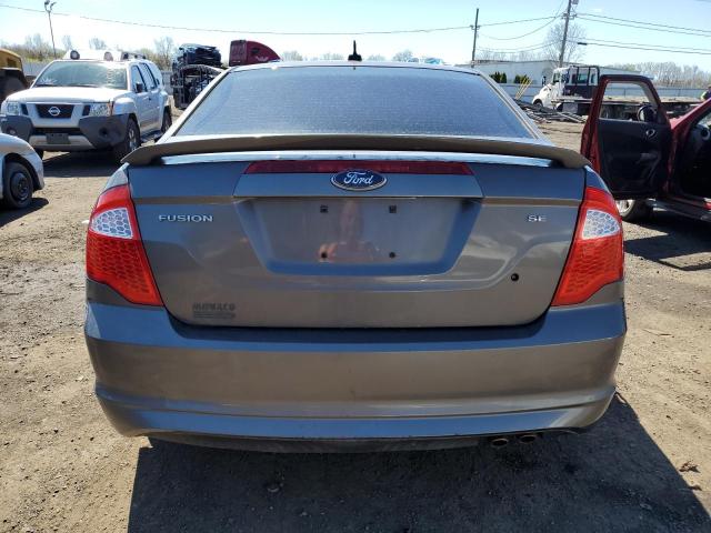 3FAHP0HA7AR430837 - 2010 FORD FUSION SE GRAY photo 6