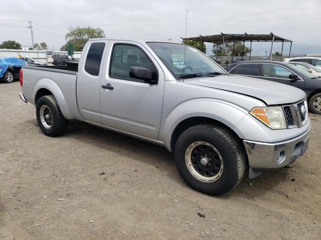 1N6BD06T68C411070 - 2008 NISSAN FRONTIER KING CAB XE SILVER photo 4