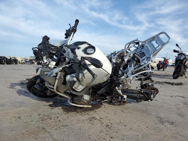 WB10A1200FZ098285 - 2015 BMW R1200 GS ADVENTURE SILVER photo 3