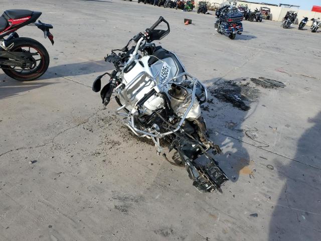 WB10A1200FZ098285 - 2015 BMW R1200 GS ADVENTURE SILVER photo 4