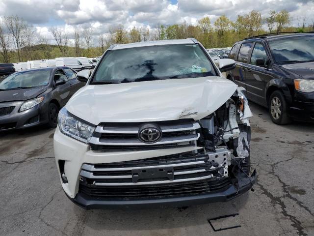 5TDJZRFH1JS554013 - 2018 TOYOTA HIGHLANDER SE WHITE photo 5