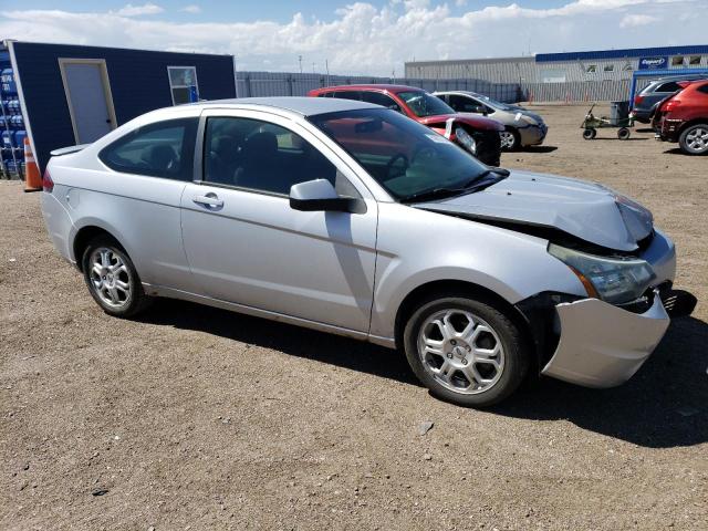 1FAHP32N09W146780 - 2009 FORD FOCUS SE SILVER photo 4