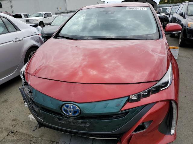 JTDKARFP8H3000840 - 2017 TOYOTA PRIUS PRIM RED photo 5