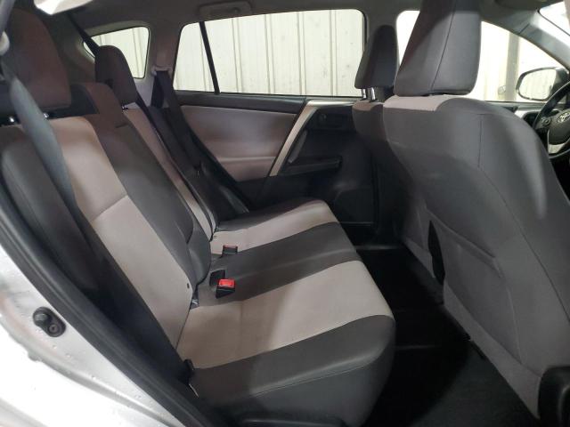 JTMBFREV2FJ034833 - 2015 TOYOTA RAV4 LE 银色 照片 11