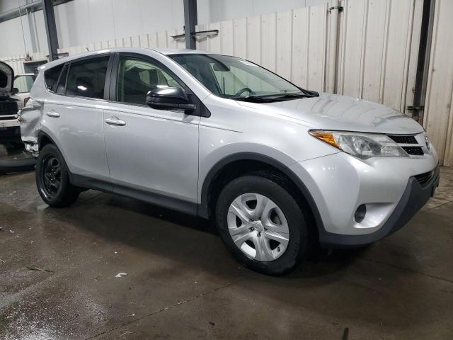 JTMBFREV2FJ034833 - 2015 TOYOTA RAV4 LE 银色 照片 4