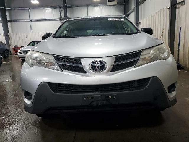 JTMBFREV2FJ034833 - 2015 TOYOTA RAV4 LE 银色 照片 5