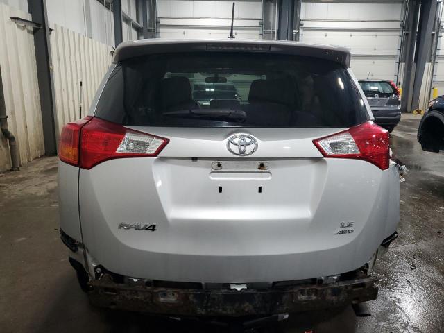 JTMBFREV2FJ034833 - 2015 TOYOTA RAV4 LE 银色 照片 6