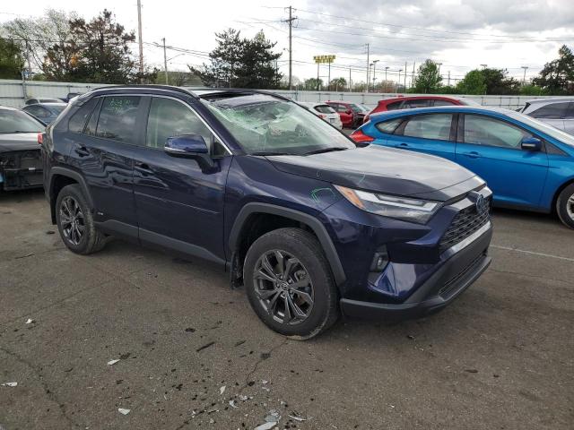 JTMB6RFV2ND066919 - 2022 TOYOTA RAV4 XLE PREMIUM BLUE photo 4