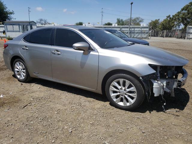 JTHBW1GG4F2082083 - 2015 LEXUS ES 300H SILVER photo 4