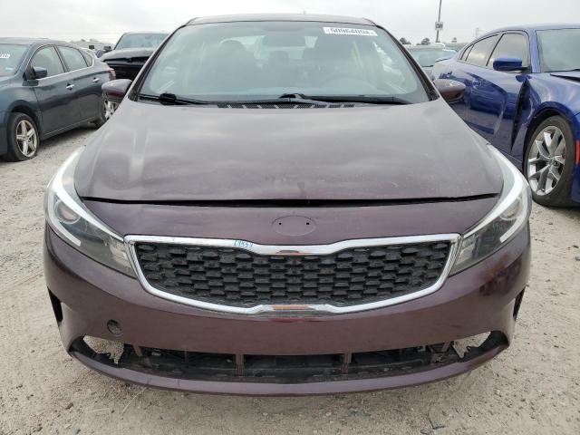 3KPFK4A77HE097451 - 2017 KIA FORTE LX BURGUNDY photo 5