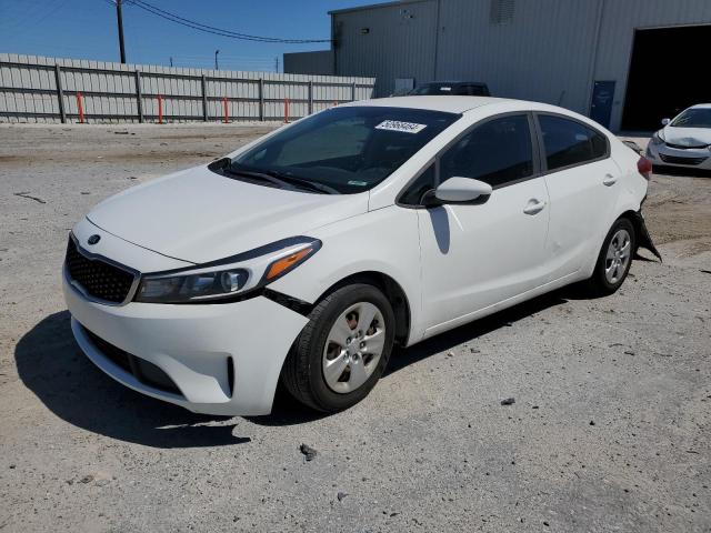 3KPFK4A70HE120696 - 2017 KIA FORTE LX WHITE photo 1