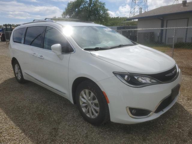 2C4RC1BG9KR731372 - 2019 CHRYSLER PACIFICA TOURING L WHITE photo 4