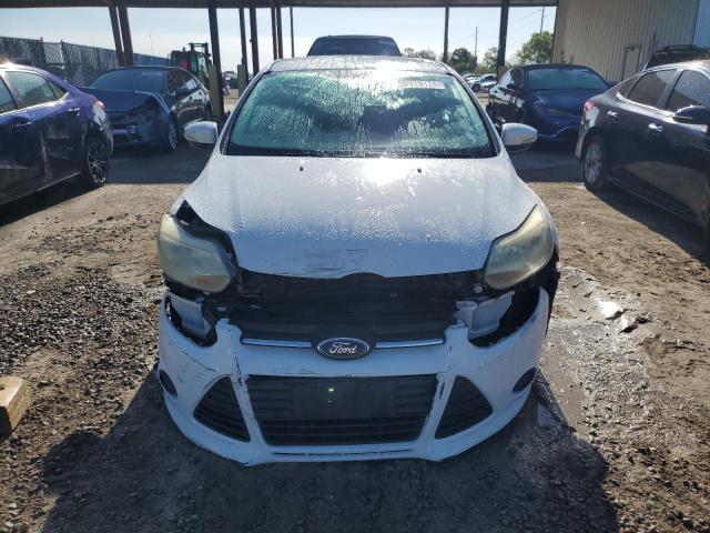 1FADP3K28DL223765 - 2013 FORD FOCUS SE WHITE photo 5