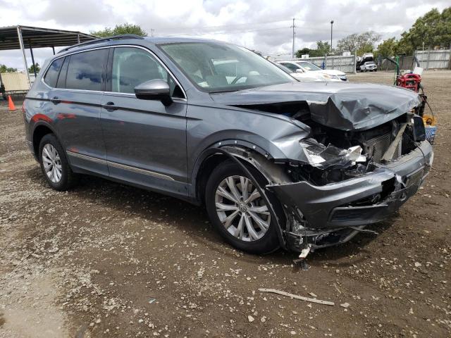 3VV3B7AX9JM159076 - 2018 VOLKSWAGEN TIGUAN SE GRAY photo 4