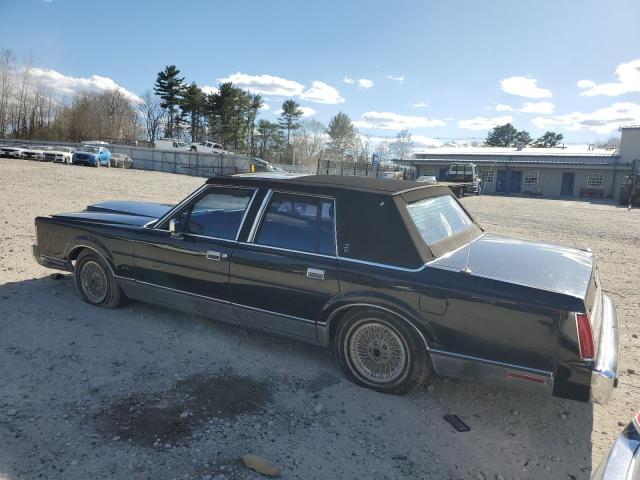 1LNBM82F5KY653985 - 1989 LINCOLN TOWN CAR SIGNATURE BLACK photo 2