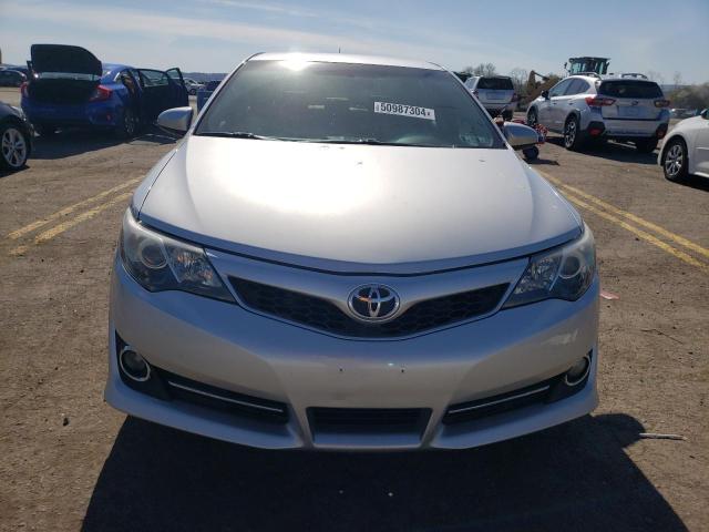 4T1BF1FK0EU427986 - 2014 TOYOTA CAMRY L SILVER photo 5