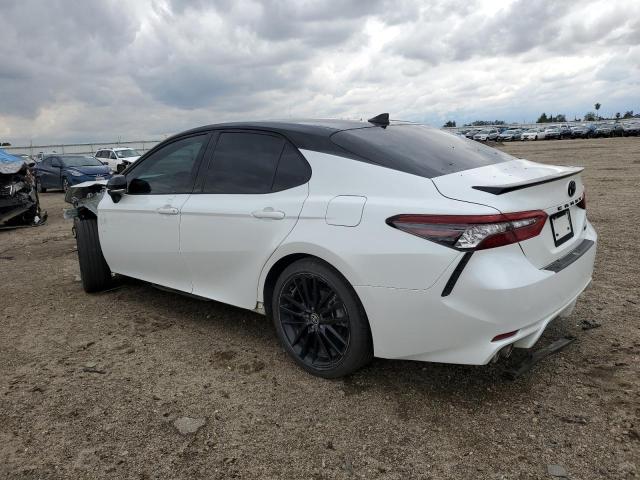 4T1K61AK8MU474740 - 2021 TOYOTA CAMRY XSE WHITE photo 2