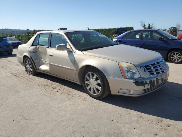 1G6KD57Y78U188111 - 2008 CADILLAC DTS BEIGE photo 4