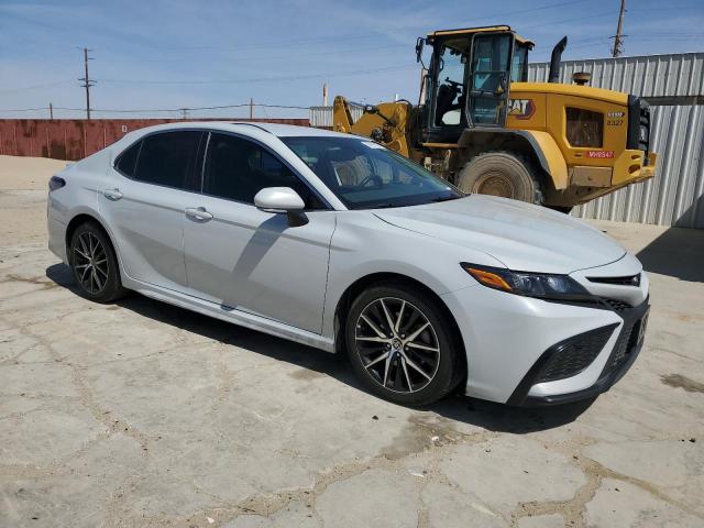 4T1T11BK8PU095940 - 2023 TOYOTA CAMRY SE NIGHT SHADE SILVER photo 4