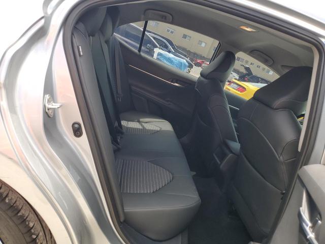 4T1G11AK8RU885910 - 2024 TOYOTA CAMRY SE NIGHT SHADE SILVER photo 10