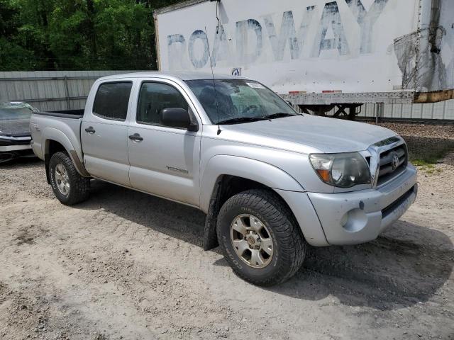 5TELU4EN0AZ689116 - 2010 TOYOTA TACOMA DOUBLE CAB SILVER photo 4