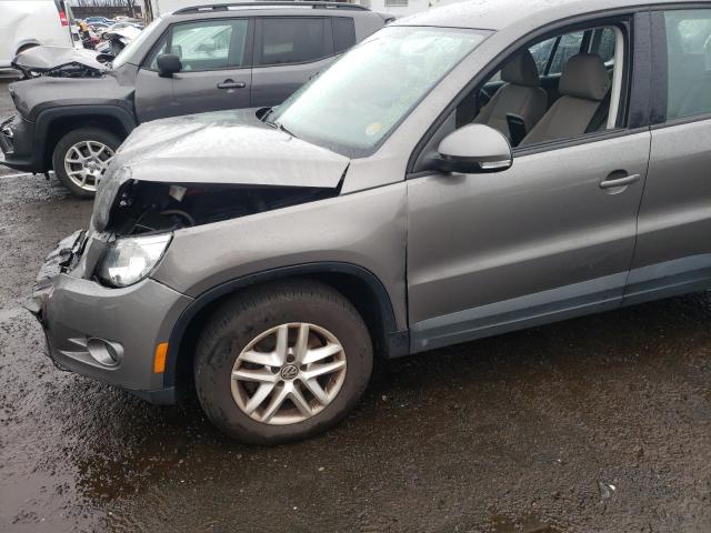 2011 VOLKSWAGEN TIGUAN S, 