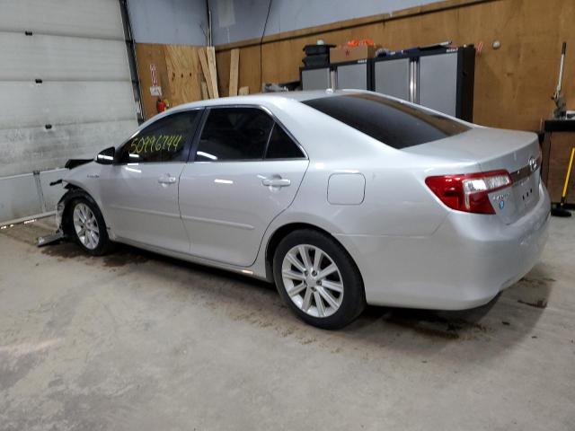 4T1BD1FK8CU003605 - 2012 TOYOTA CAMRY HYBRID SILVER photo 2