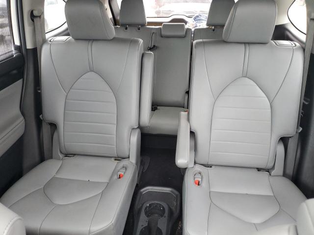 5TDGZRAH9MS051674 - 2021 TOYOTA HIGHLANDER XLE WHITE photo 10