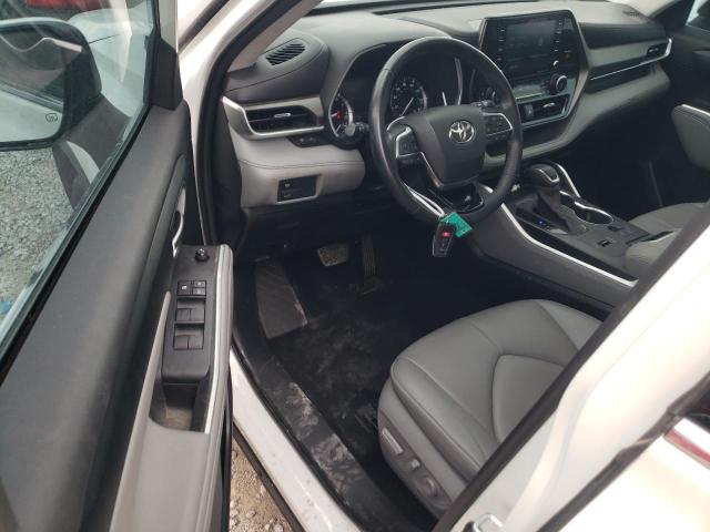 5TDGZRAH9MS051674 - 2021 TOYOTA HIGHLANDER XLE WHITE photo 8
