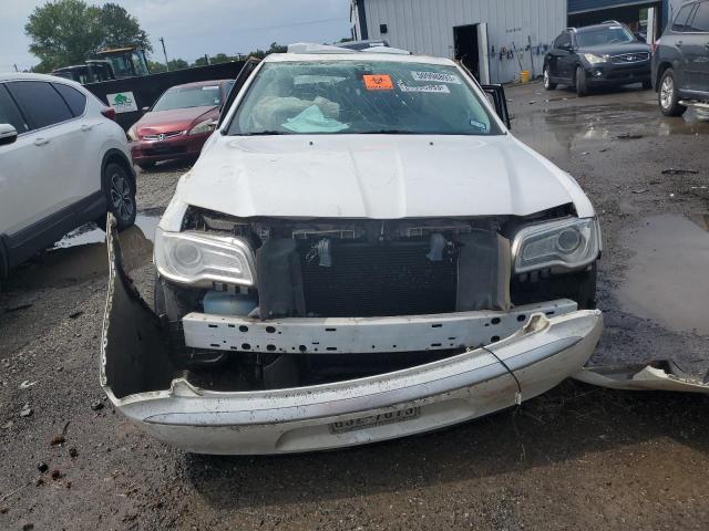 2C3CCAPGXFH908851 - 2015 CHRYSLER 300C PLATINUM WHITE photo 5