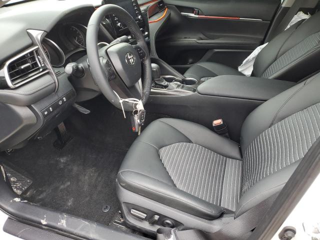 4T1G11AKXRU885827 - 2024 TOYOTA CAMRY SE NIGHT SHADE WHITE photo 7