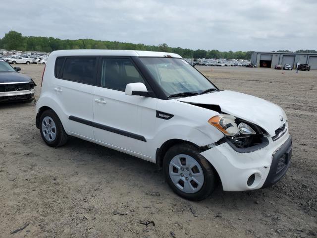 KNDJT2A50D7768690 - 2013 KIA SOUL WHITE photo 4