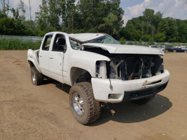 2GCFK13Y371710522 - 2007 CHEVROLET SILVERADO K1500 CREW CAB WHITE photo 1