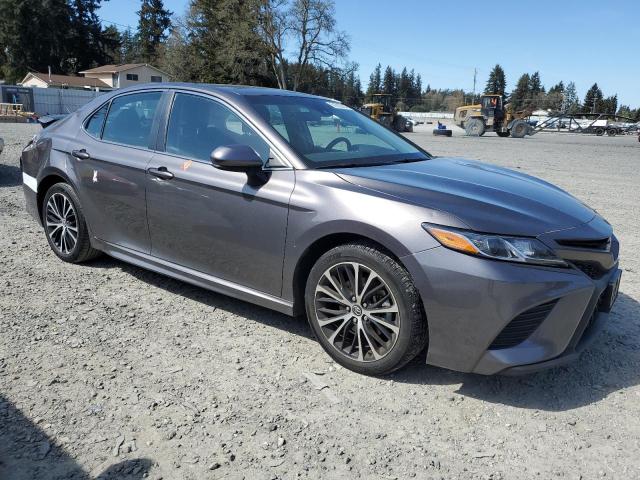 4T1B11HK0JU605076 - 2018 TOYOTA CAMRY L GRAY photo 4