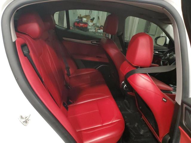ZASFAKPN6J7B89242 - 2018 ALFA ROMEO STELVIO SPORT თეთრი ფოტო 11