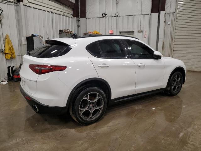 ZASFAKPN6J7B89242 - 2018 ALFA ROMEO STELVIO SPORT თეთრი ფოტო 3