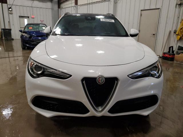 ZASFAKPN6J7B89242 - 2018 ALFA ROMEO STELVIO SPORT თეთრი ფოტო 5