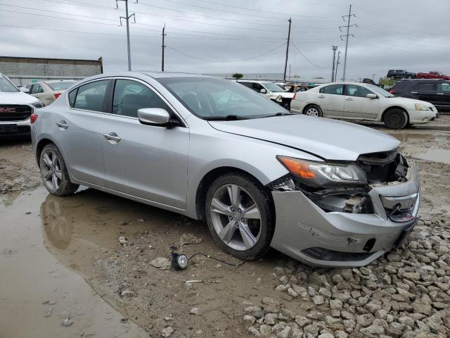 19VDE1F79DE016135 - 2013 ACURA ILX 20 TECH SILVER photo 4