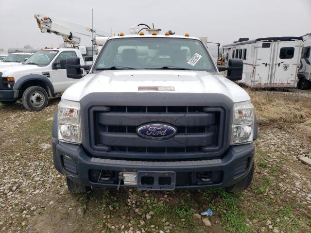 1FDUF4GYXCEC02012 - 2012 FORD F450 SUPER DUTY WHITE photo 5