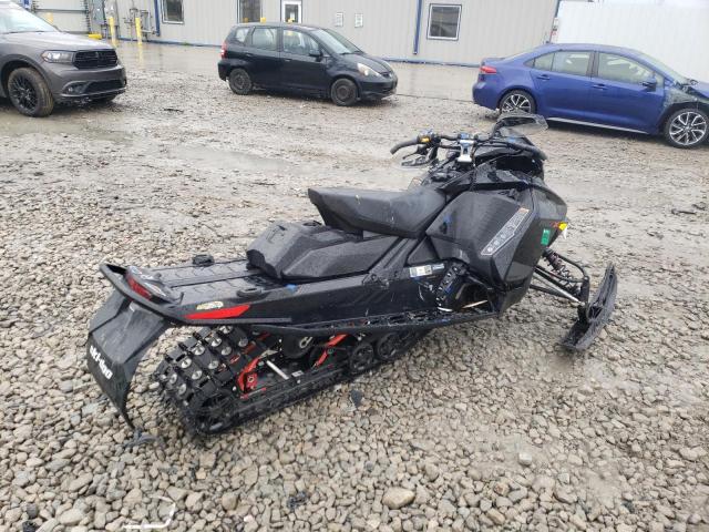 2BPSUUMC7MV000007 - 2021 SKI DOO MXZ BLACK photo 4