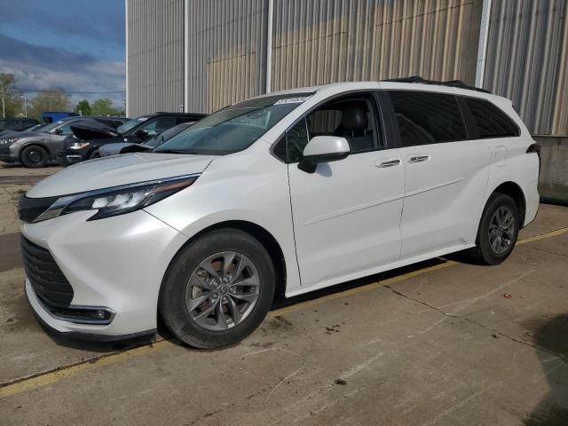 2023 TOYOTA SIENNA XLE, 